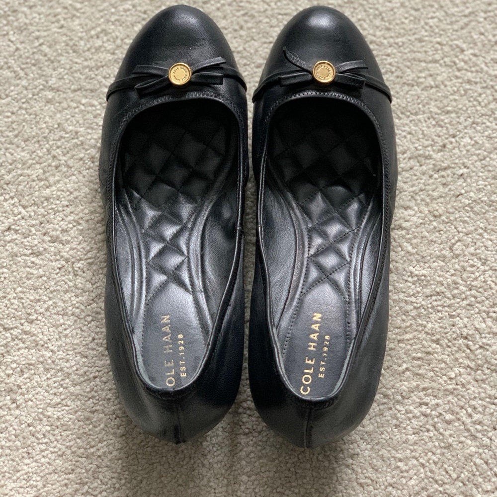 Cole Haan black Emory bow wedge sz7.5